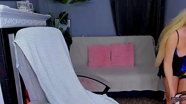 Snapshot of Anny_Jey_ chatting on January 17, 2025, 12:20 am Anny Jey online show from January 17, 2025, 12:20 am