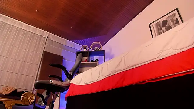 Snapshot of Moony_14 chatting on November 1, 2025, 1:13 pm Moony 14 online show from November 1, 2025, 1:13 pm