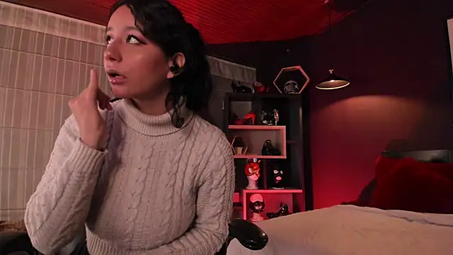 Snapshot of Moony_14 chatting on July 6, 2026, 2:14 pm Moony 14 online show from July 6, 2026, 2:14 pm