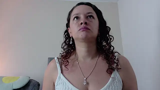 Snapshot of ArtesanaMK chatting on June 9, 2026, 3:12 pm ArtesanaMK online show from June 9, 2026, 3:12 pm