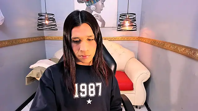 SaraSofia44 online show from December 5, 2025, 3:52 pm