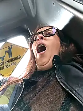 Snapshot of Lena-32 chatting on February 13, 2025, 6:27 pm Lena-32 online show from February 13, 2025, 6:27 pm