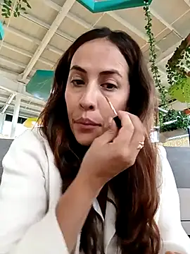 Snapshot of Lena-32 chatting on March 18, 2025, 5:10 pm Lena-32 online show from March 18, 2025, 5:10 pm