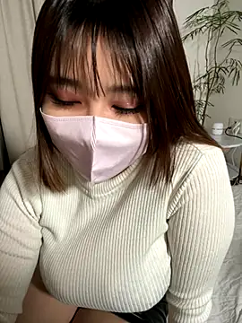 Megu Melon online show from December 17, 2025, 2:45 pm