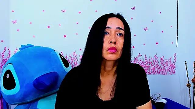 Snapshot of HorniestMilf chatting on June 4, 2026, 8:15 pm HorniestMilf online show from June 4, 2026, 8:15 pm