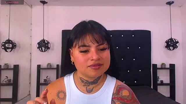 Mels  online show from April 25, 2026, 6:16 pm