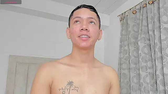 Snapshot of JulianRose_1 chatting on February 8, 2025, 11:12 am JulianRose 1 online show from February 8, 2025, 11:12 am