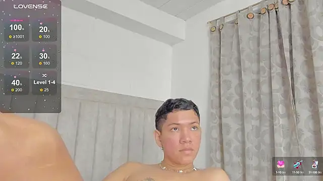 Snapshot of JulianRose_1 chatting on February 12, 2025, 2:32 pm JulianRose 1 online show from February 12, 2025, 2:32 pm