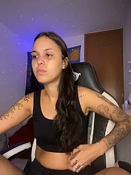 Snapshot of poliannaxx chatting on December 19, 2024, 10:42 pm poliannaxx online show from December 19, 2024, 10:42 pm