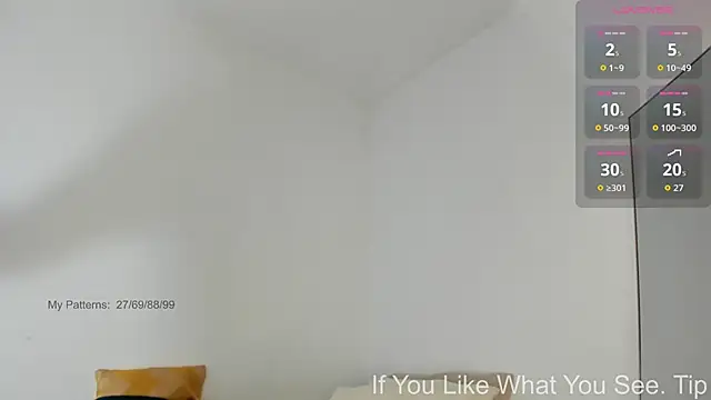 Snapshot of CirceJuno1 chatting on December 14, 2025, 10:47 pm CirceJuno1 online show from December 14, 2025, 10:47 pm