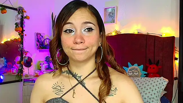 alisson zafiro  online show from April 27, 2026, 12:08 am