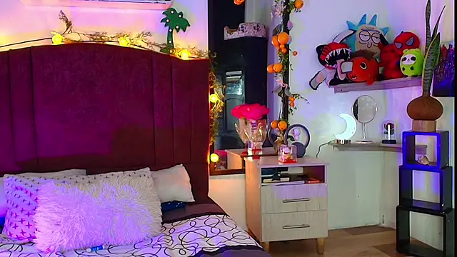 alisson zafiro  online show from May 3, 2026, 2:39 am