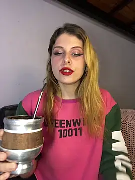 FlorBich online show from October 6, 2025, 11:57 pm