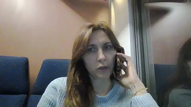 JasmineGlamour online show from December 3, 2025, 4:38 pm