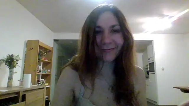 JasmineGlamour online show from March 18, 2026, 11:41 pm