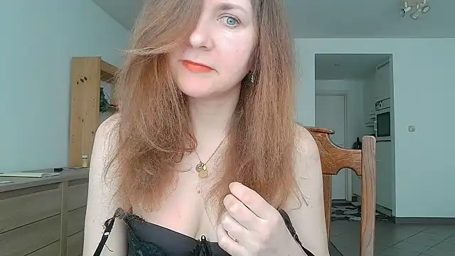 Snapshot of JasmineGlamour chatting on May 10, 2026, 2:55 pm JasmineGlamour online show from May 10, 2026, 2:55 pm