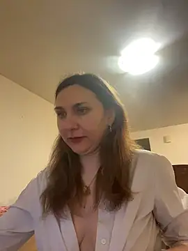 Snapshot of JasmineGlamour chatting on June 13, 2026, 9:24 pm JasmineGlamour online show from June 13, 2026, 9:24 pm