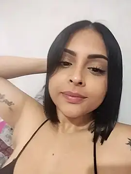 Snapshot of MelannyBell chatting on October 4, 2025, 9:02 pm MelannyBell online show from October 4, 2025, 9:02 pm