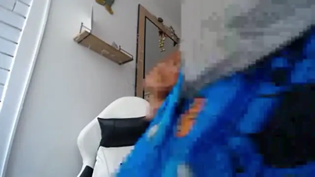 Valerioe online show from December 20, 2025, 4:47 pm