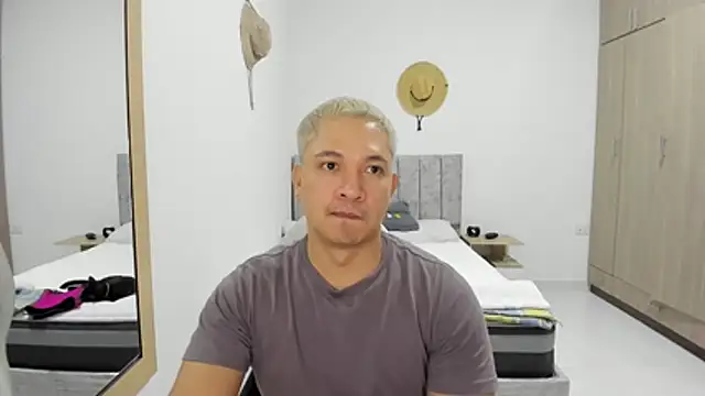 Valerioe online show from April 26, 2026, 11:24 pm