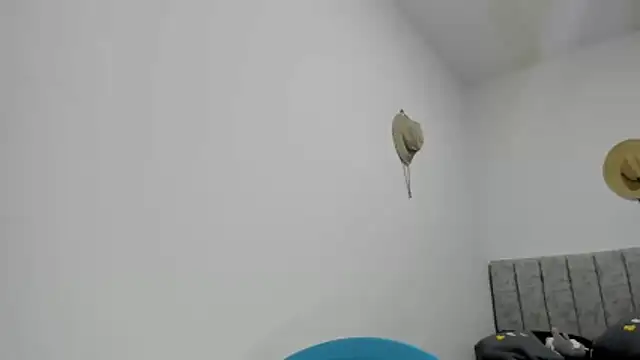Valerioe online show from April 30, 2026, 4:02 pm