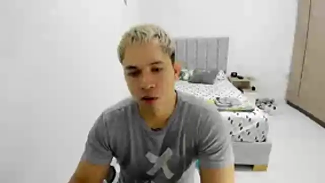 Snapshot of Valerioe chatting on May 31, 2026, 8:54 am Valerioe online show from May 31, 2026, 8:54 am