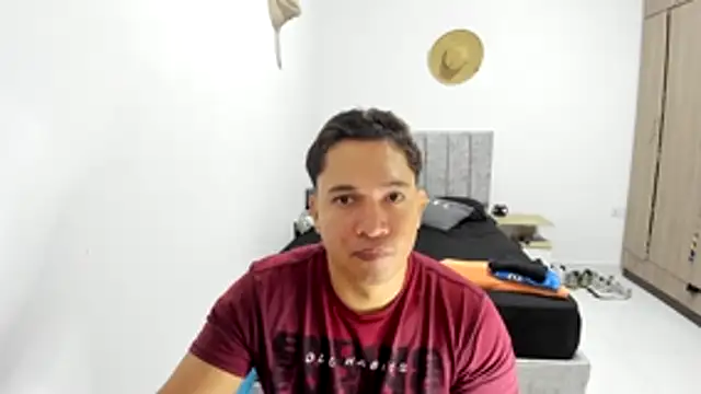 Snapshot of Valerioe chatting on July 23, 2026, 12:47 pm Valerioe online show from July 23, 2026, 12:47 pm