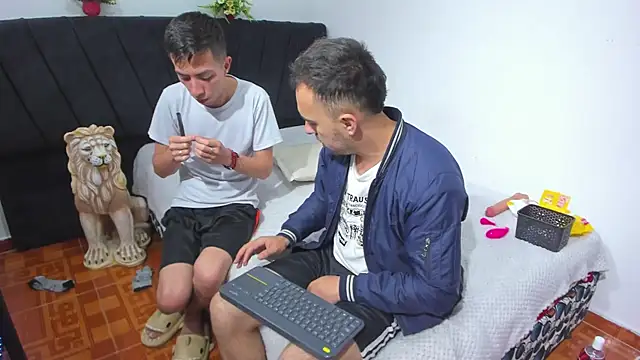 big-dicktop23 online show from December 4, 2025, 3:27 am