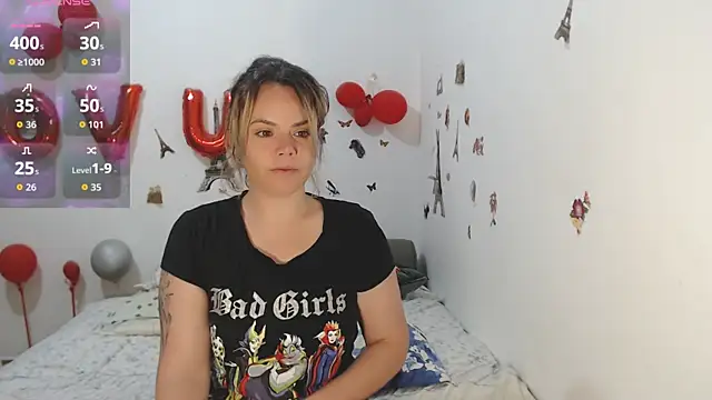 Snapshot of hotmilf4uxxx chatting on July 10, 2026, 10:29 am hotmilf4uxxx online show from July 10, 2026, 10:29 am