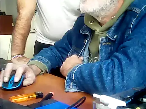 zormen355 online show from October 15, 2025, 9:42 am