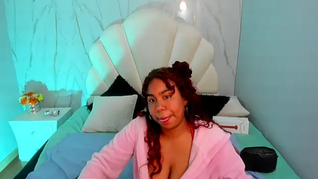 Lizzie Williams  online show from March 13, 2025, 7:20 am