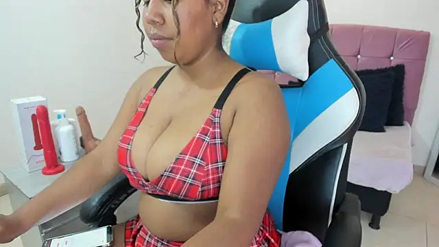 Lizzie Williams  online show from April 28, 2026, 3:11 am