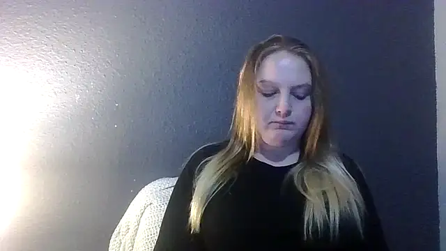 Snapshot of PhatAssBlond chatting on February 22, 2025, 5:02 pm PhatAssBlond online show from February 22, 2025, 5:02 pm