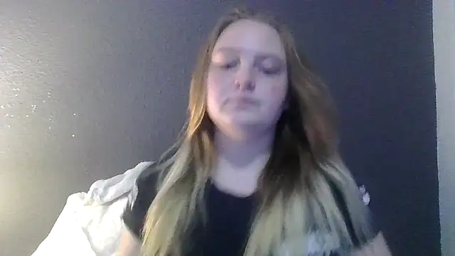 Snapshot of PhatAssBlond chatting on February 23, 2025, 5:39 pm PhatAssBlond online show from February 23, 2025, 5:39 pm