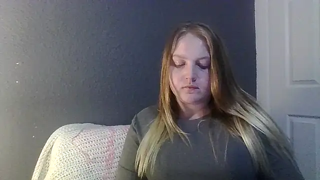 Snapshot of PhatAssBlond chatting on February 23, 2025, 11:25 pm PhatAssBlond online show from February 23, 2025, 11:25 pm