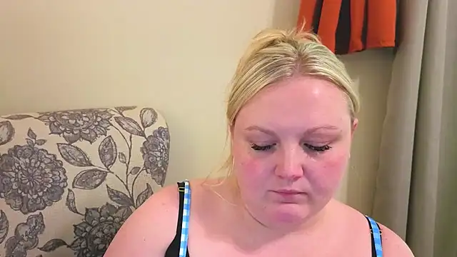 PhatAssBlond online show from April 29, 2026, 10:49 pm