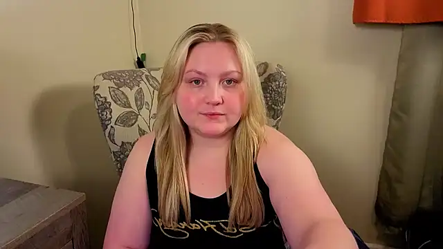 Snapshot of PhatAssBlond chatting on June 24, 2026, 9:36 pm PhatAssBlond online show from June 24, 2026, 9:36 pm