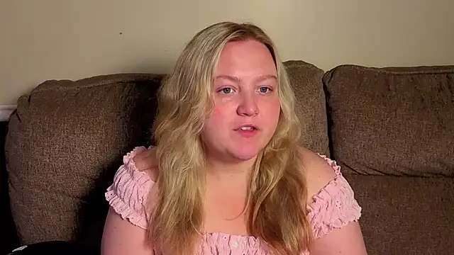 Snapshot of PhatAssBlond chatting on July 15, 2026, 6:13 pm PhatAssBlond online show from July 15, 2026, 6:13 pm