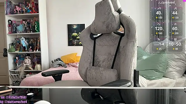 Snapshot of unicornsfeet chatting on March 9, 2025, 1:26 pm unicornsfeet online show from March 9, 2025, 1:26 pm