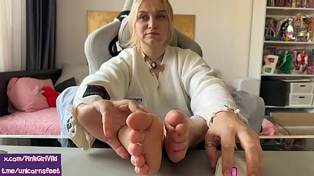Snapshot of unicornsfeet chatting on March 29, 2026, 10:48 am unicornsfeet online show from March 29, 2026, 10:48 am