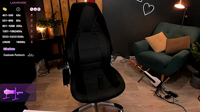 Snapshot of Kristy_Rayyy chatting on October 12, 2025, 4:11 am Kristy Rayyy online show from October 12, 2025, 4:11 am