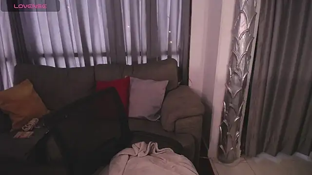 Snapshot of lia_huan chatting on February 3, 2025, 1:51 pm lia huan online show from February 3, 2025, 1:51 pm