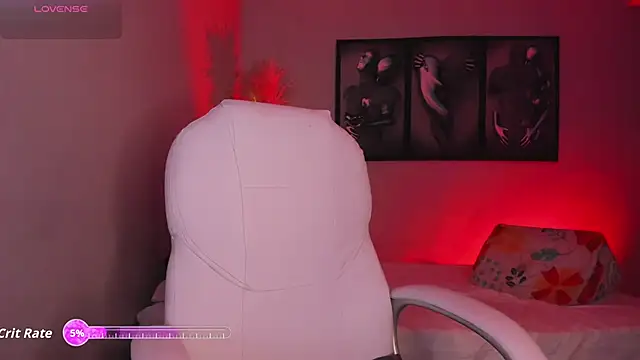 Snapshot of DollyWalker chatting on December 1, 2025, 8:25 pm DollyWalker online show from December 1, 2025, 8:25 pm