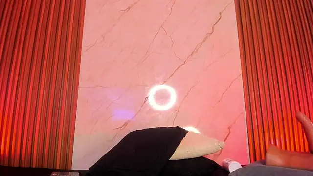 Snapshot of Emiilycollins chatting on March 13, 2025, 3:54 am Emiilycollins online show from March 13, 2025, 3:54 am