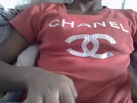 Snapshot of ElianeHot chatting on February 14, 2025, 9:24 am ElianeHot online show from February 14, 2025, 9:24 am