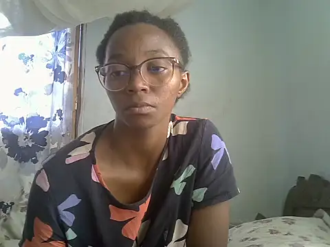 ElianeHot online show from June 14, 2026, 1:02 pm