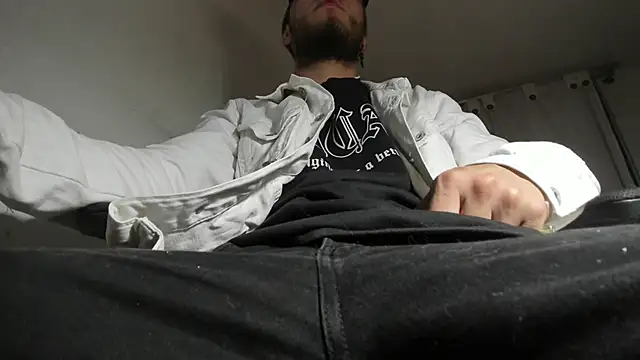 Snapshot of s_sven03 chatting on February 15, 2025, 2:15 am s sven03 online show from February 15, 2025, 2:15 am