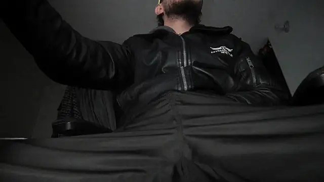 Snapshot of s_sven03 chatting on September 18, 2025, 8:05 am s sven03 online show from September 18, 2025, 8:05 am