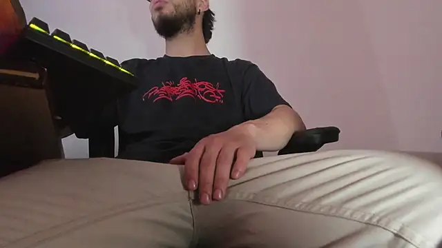 Snapshot of s_sven03 chatting on October 25, 2025, 10:15 pm s sven03 online show from October 25, 2025, 10:15 pm