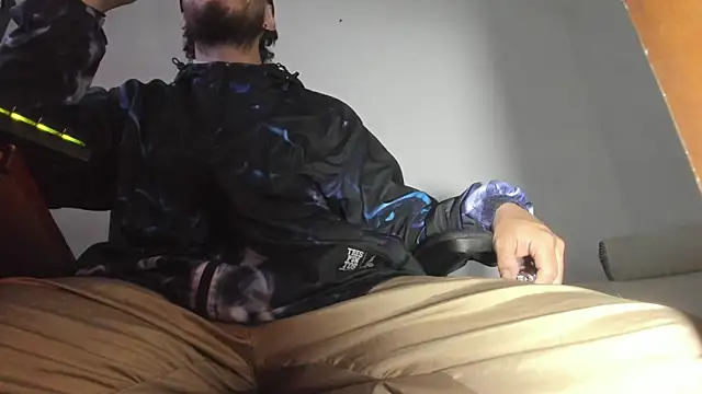 Snapshot of s_sven03 chatting on November 4, 2025, 4:44 am s sven03 online show from November 4, 2025, 4:44 am